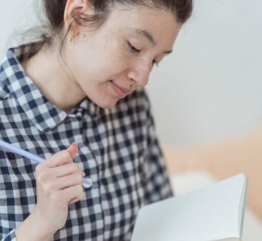 Beginner Guide to Journaling Every Day for a Healthier Mind
